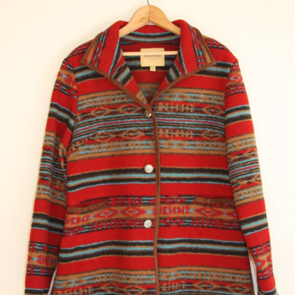 Upcountry Du Monde Fleece Women's Coat Jacket. Size Medium  Aztec Western Concho